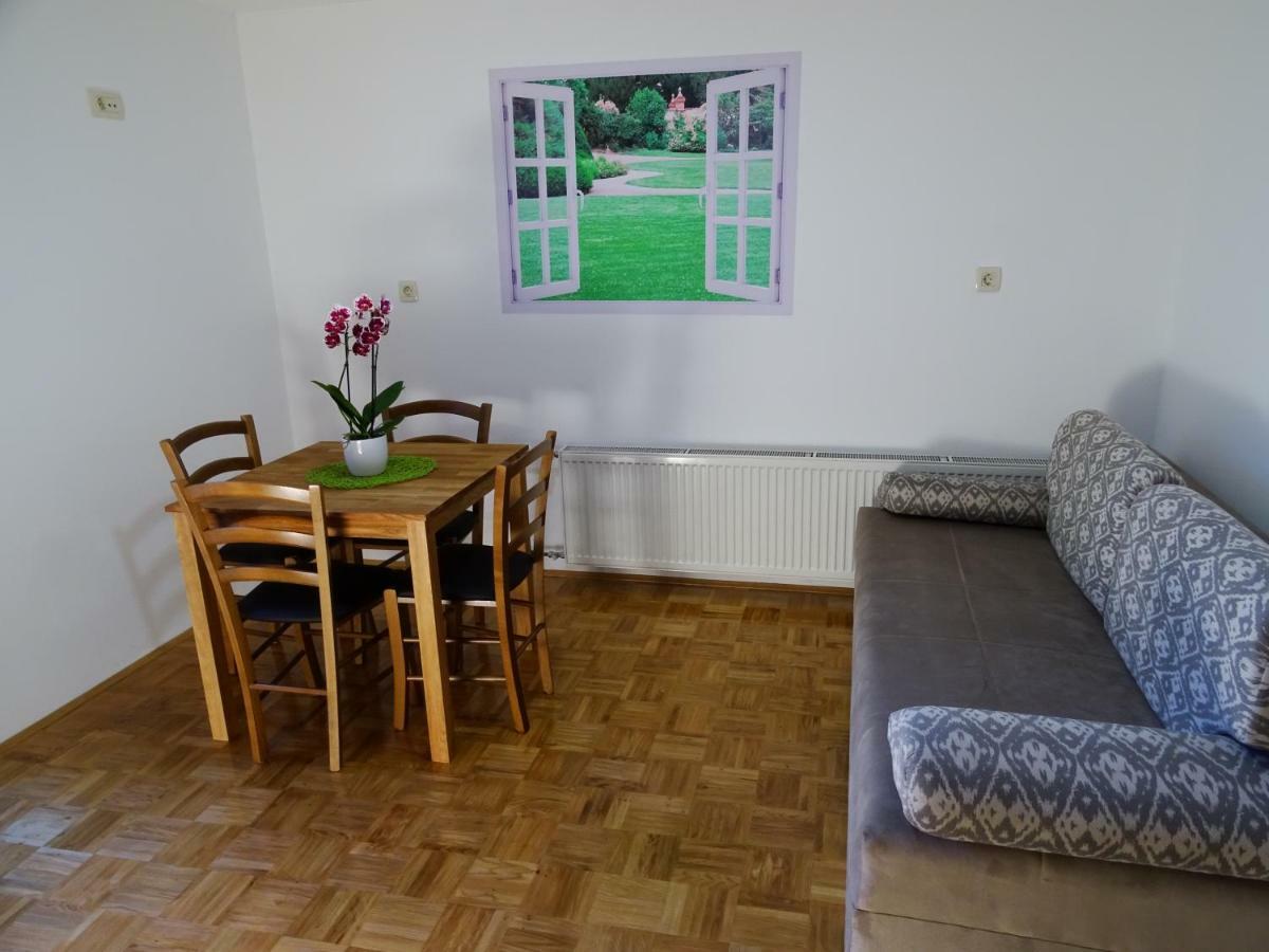 Apartments Laura Farm Stay Podčetrtek Εξωτερικό φωτογραφία